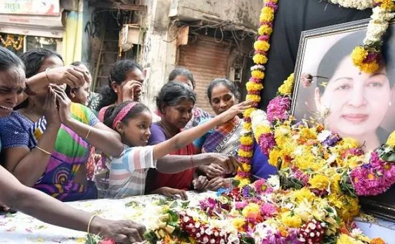 जयललिता के निधन पर मद्रास हाई कोर्ट ने उठाए सवाल, कहा 'मीडिया की तरह हमें भी शक है'
