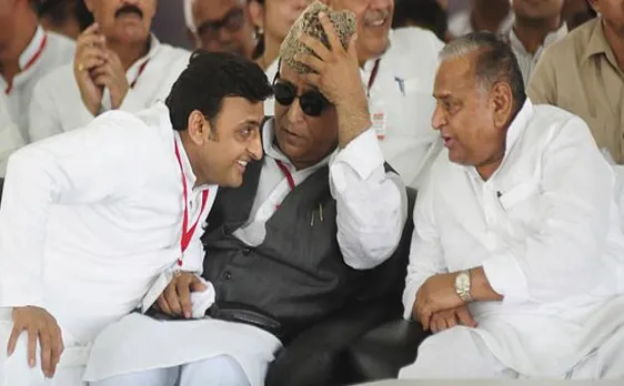 यूपी विधानसभा चुनाव : मुलायम का अखिलेश को शो कॉज़ नोटिस, बताओ क्यों जारी की कैंडिडेट्स की लिस्ट