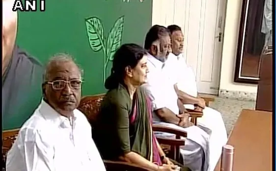तमिलनाडु: शशिकला नटराजन ने संभाला अन्नाद्रमुक के महासचिव का पद, 35 सालों  तक जनरल सेक्रेटरी रही थीं जयललिता