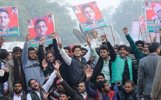 यूपी विधानसभा चुनाव: उल्टा पड़ा दांव, मुलायम को छोड़ अखिलेश के समर्थन में उतरे ज्यादातर विधायक