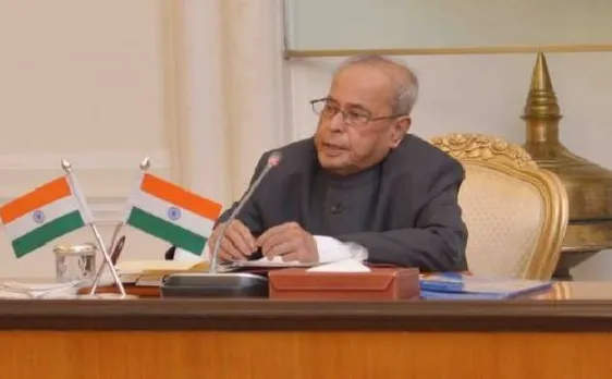 नोटबंदी को लेकर राष्ट्रपति प्रणब मुखर्जी ने कहा, इससे अस्थायी आर्थि‍क मंदी संभव, गरीबों की परेशानी बढ़ी