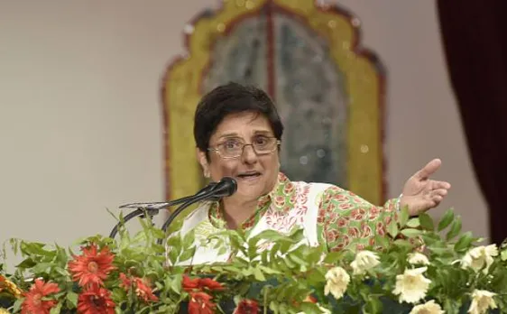 दिल्ली के तर्ज़ पर पुडुचेरी के मुख्यमंत्री और LG में ठनी, नारायणसामी ने सोशल मीडिया किया बैन, किरण बेदी ने रद्द किया फ़ैसला