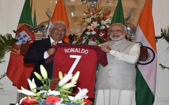 मोदी को मिली रोनाल्डो की जर्सी, पुर्तगाल के पीएम एंटोनियो कोस्टा ने दिया तोहफा
