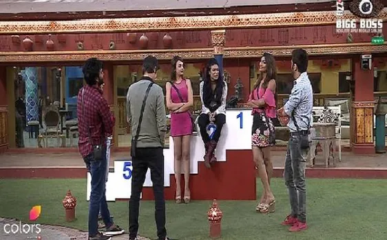 Bigg Boss 10, 9 January: 'टिकट टू फिनाले' के लिए हुआ टास्क, खुद को नंबर देने के लिए मची होड़, घरवालों ने लोपा को बताया 'ओवर कॉन्फिडेंट'