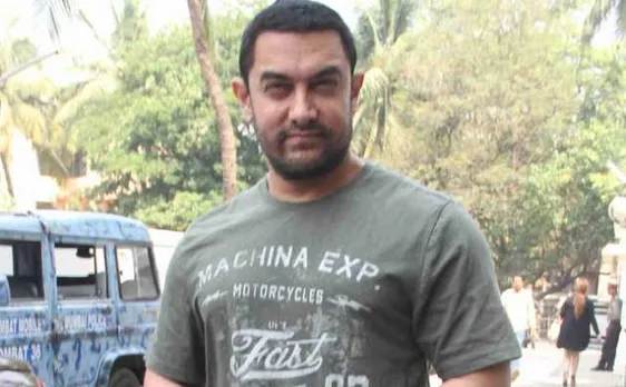 आमिर खान ने किया दंगल की ज़ायरा वसीम का समर्थन, कहा 'तुम हो रोल मॉ़डल'