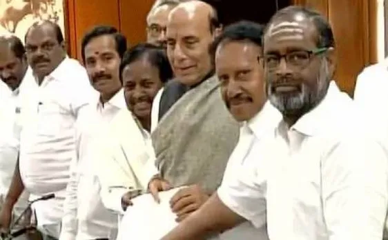 Live: जल्लीकट्टू AIADMK सांसदों ने की राजनाथ से मुलाकात, 1-2 दिन में आ सकता है अध्यादेश