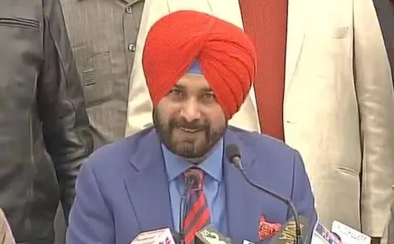 पंजाब विधानसभा चुनाव 2017: नवजोत सिंह सिद्धू के निशाने पर बादल परिवार!
