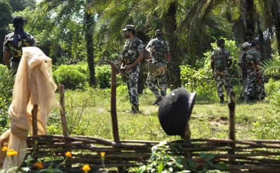 छत्तीसगढ़ : पुलिस संग मुठभेड़ मे मार गए दो वर्दीधारी नक्सली