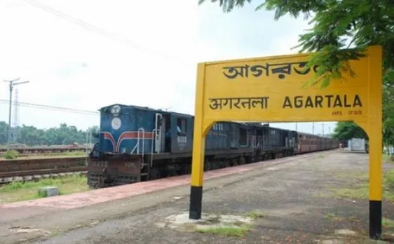 त्रिपुरा: सुरेश प्रभु ने किया अगरतला-उदयपुर रेलवे लाइन का उद्घाटन