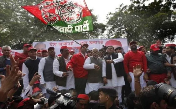 यूपी चुनाव 2017: समाजवादी पार्टी-कांग्रेस का नया नारा, 'अपने बेटे बनाम बाहरी मोदी'