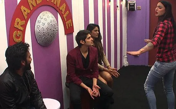 Bigg Boss 10 finale: मनवीर, मनु, लोपामुद्रा और बानी जे में कौन मारेगा बाजी, किसके हाथ लगेगा 40 लाख का ईनाम