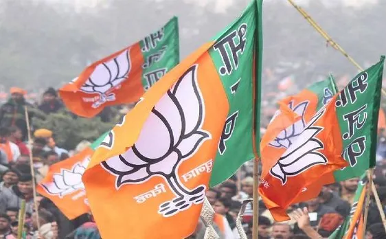 यूपी चुनाव: टिकट बांटने के विरोध में बीजेपी कार्यकर्ताओं ने किया आत्मदाह का प्रयास