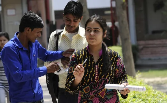 NEET Exam 2017 के लिए ऑनलाइन रजिस्ट्रेशन शुरू, अब सिर्फ तीन बार ही दे सकते हैं परीक्षा