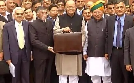 पेश होगा आम बजट, बजट बैग के साथ जेटली राष्ट्रपति भवन के लिए रवाना