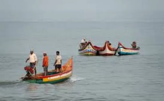 बीएसएफ ने गुजरात के कच्छ में तीन पाकिस्तानी नौका को किया बरामद