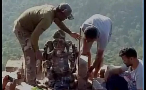 छत्तीसगढ़: ढोलकल पहाड़ी पर छह फुट लंबी गणेश प्रतिमा मूल स्वरूप में लौटी, पिछले हफ्ते खंडित हुई थी प्रतिमा