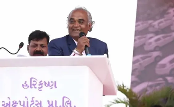 हीरा कारोबारी सावजी ढोलकिया ने नए साल के बोनस पर दी कर्मचारियों को 1200 कारें!