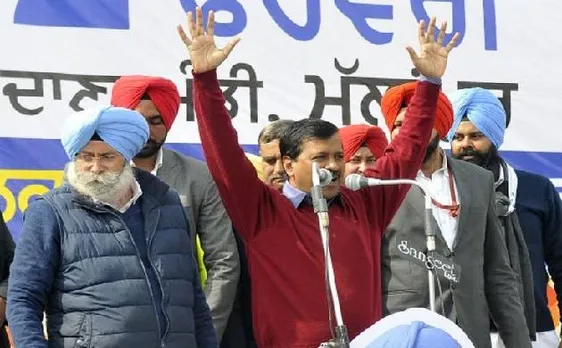 सीबीआई, आरबीआई के बाद अब केजरीवाल का चुनाव आयोग पर हमला, कहा- मोदीजी के आगे घुटने टेक दिए