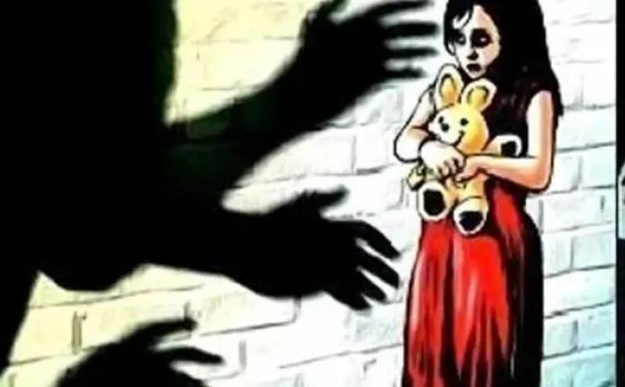 प्रिंसिपल ने होमवर्क न करने पर उतरवाई लड़कियों की स्कर्ट, वीडियो बनाकर दी वायरल करने की धमकी