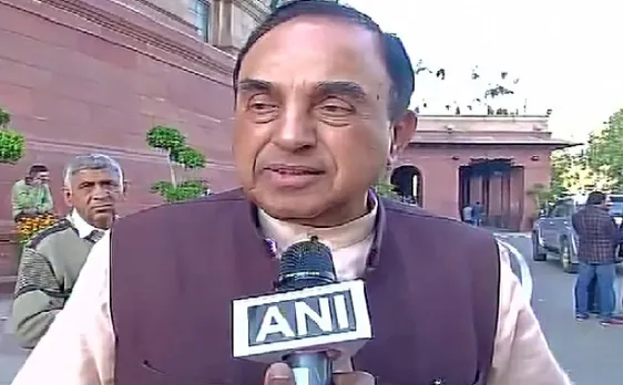 Live: पन्नीरसेल्वम की बगावत के बाद शशिकला का बहुमत का दावा, AIADMK के 130 विधायक होटल में 'बंद', स्वामी बोले, 'कोई नहीं जानता गवर्नर कहां हैं'