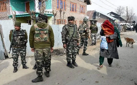 जम्मू-कश्मीर के हंदवाड़ा में आतंकियों से मुठभेड़ में मेजर शहीद, तीन आतंकी ढेर