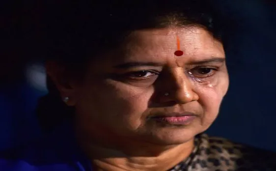 तमिलनाडु संकटः जब सुप्रीम कोर्ट ने आठ मिनट में तय किया शशिकला का भाग्य, जानें क्या है डीए केस
