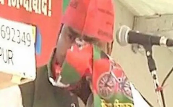 VIDEO: अमेठी जनसभा में रो पड़े गायत्री प्रजापति, अखिलेश आते इससे पहले छोड़ा मंच