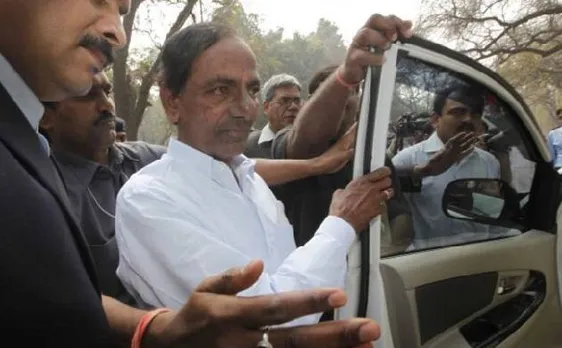 तेलंगाना के CM चंद्रशेखर राव तिरुपति बालाजी मंदिर में चढ़ाएंगे 5.45 करोड़ रुपये के गहने