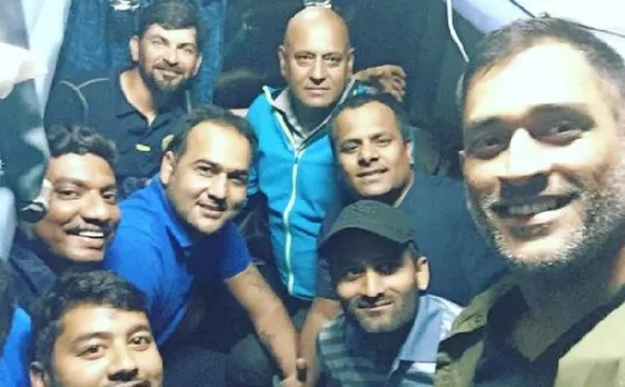 13 साल बाद धोनी ने किया ट्रेन से सफर, 'हमर' को नहीं बनाया अपना हमसफर देखें तस्वीरें