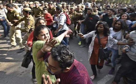आईसा समर्थकों संग मारपीट के आरोप में एबीवीपी ने दो छात्रों को किया सस्पेंड