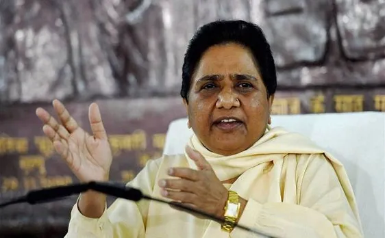उत्तर प्रदेश चुनाव: वाराणसी में मायावती का मोदी के रोड शो पर हमला, कहा- 'नरेंद्र मोदी अपने चमचों से खुद पर पुष्पवर्षा करा रहे हैं'