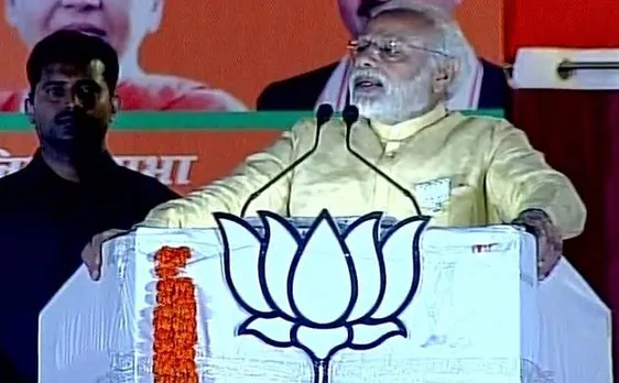 वाराणसी में रोड शो के बाद बोले पीएम, 'नेताओं, बाबुओं ने देश को लूटा, छोटे लोगों को परेशान नहीं होने दूंगा'
