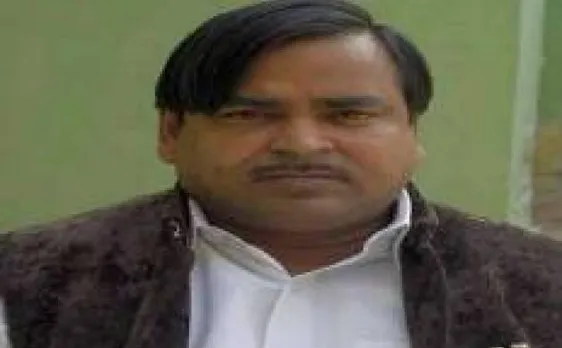 गायत्री प्रजापति अब भी फरार, यूपी एसटीएफ ने रेप केस में दो अन्य आरोपियों को नोएडा से किया गिरफ्तार