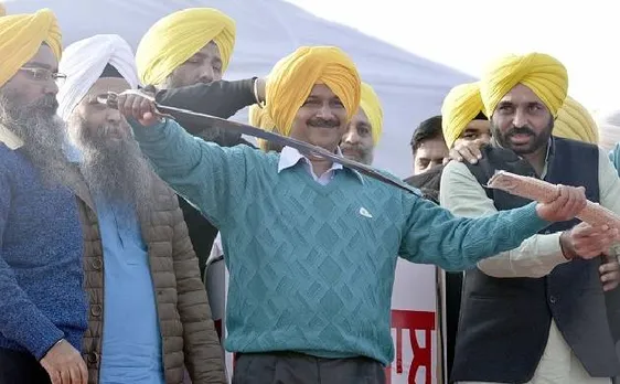एग्जिट पोल: 'उड़ता पंजाब' के सहारे बादल को ले उड़ी केजरीवाल की 'आप'!