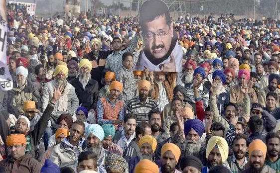 पंजाब विधानसभा चुनाव परिणाम 2017: केजरीवाल का नहीं चला जादू, लेकिन अकाली की उम्मीद पर फेरी झाड़ू