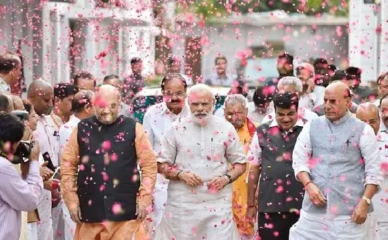 यूपी-उत्तराखंड में खिला कमल, पंजाब में हाथ को कमान, गोवा-मणिपुर में कांग्रेस बनी सबसे बड़ी पार्टी
