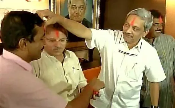 राष्ट्रपति ने रक्षा मंत्री मनोहर पर्रिकर का इस्तीफा मंजूर किया, अरुण जेटली को रक्षा मंत्रालय का अतिरिक्त प्रभार