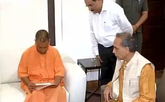 UP में 'योगीराज' का आगाज, आदित्यनाथ ने सीएम तो केपी मौर्य और दिनेश शर्मा ने ली डिप्टी सीएम पद की शपथ
