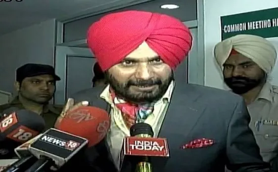 कॉमेडी शो में जज बने रहने पर नवजोत सिद्धू के तेवर सख्त, कहा- शाम 6 बजे के बाद क्या करता हूं, इससे किसी को मतलब नहीं होना चाहिए