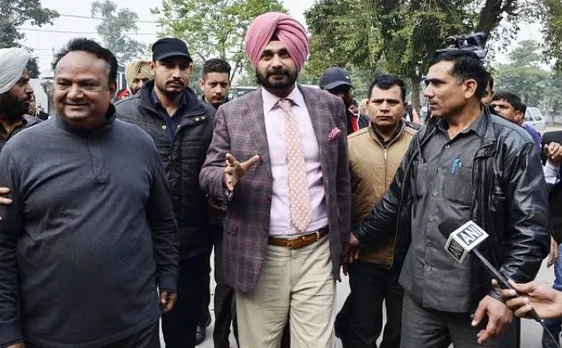 नवजोत सिंह सिद्धू जारी रख सकते हैं कॉमेडी शो, पंजाब के एडवोकेट जनरल ने दिखाई हरी झंडी