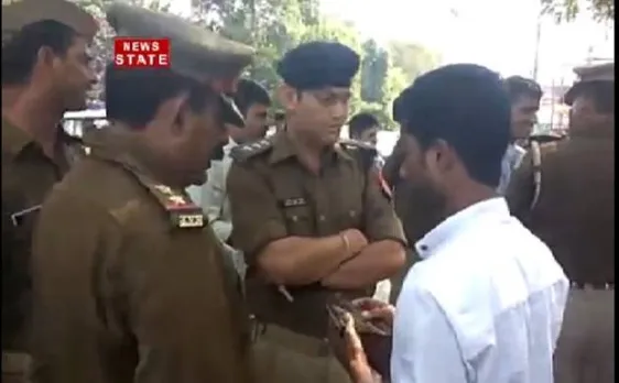एंटी रोमियो अभियान: भाई-बहन को छोड़ने के लिए पुलिस ने मांगी 5000 रुपये की रिश्वत