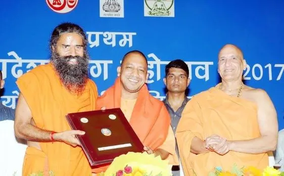 योगी आदित्यनाथ ने कहा, नमाज़ और सूर्य नमस्कार की मुद्राएं एक जैसी