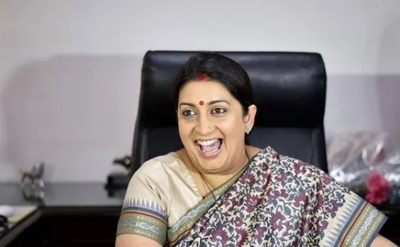 स्मृति ईरानी ने कबूला, उनकी 13 साल की बेटी Bawse लिली सिंह की है जबरदस्त फैन