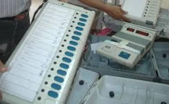 ईवीएम मामला: EC ने खारिज किया केजरीवाल का आरोप कहा- य़ूपी से एमपी नहीं गई  VVPT मशीनें