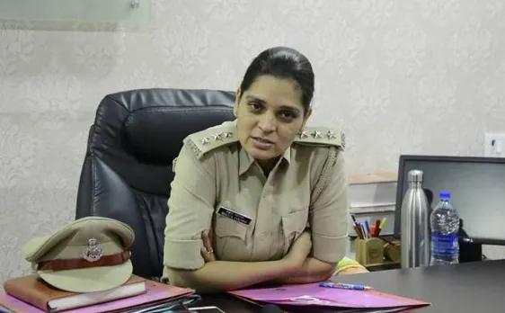 गुजरात की लेडी सिंघम ने बुर्का पहनकर धरे 28 जुआरी