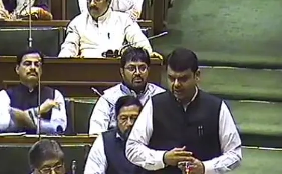 योगी के फार्म लोन माफी मॉडल का फडणवीस सरकार कर रही है अध्ययन, महाराष्ट्र में हो सकता है किसानों का कर्ज़ माफ