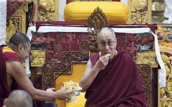 चीन की धमकी से बेअसर दलाई लामा पहुंचे तवांग