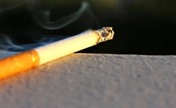 सावधान! धूम्रपान से बच्चों के हाथों पर पहुंचता है निकोटीन