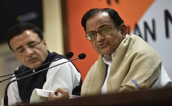 नोटबंदी के बहाने चिदंबरम का पीएम मोदी पर तंज, पूछा क्या आरके नगर उप चुनाव में व्हाइट मनी बांटा गया