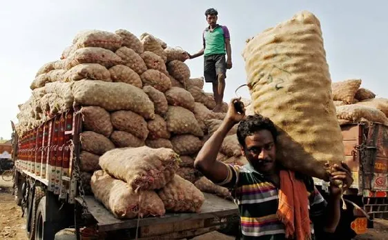 मार्च में गिरी थोक महंगाई दर, घटकर 5.7% की गई दर्ज